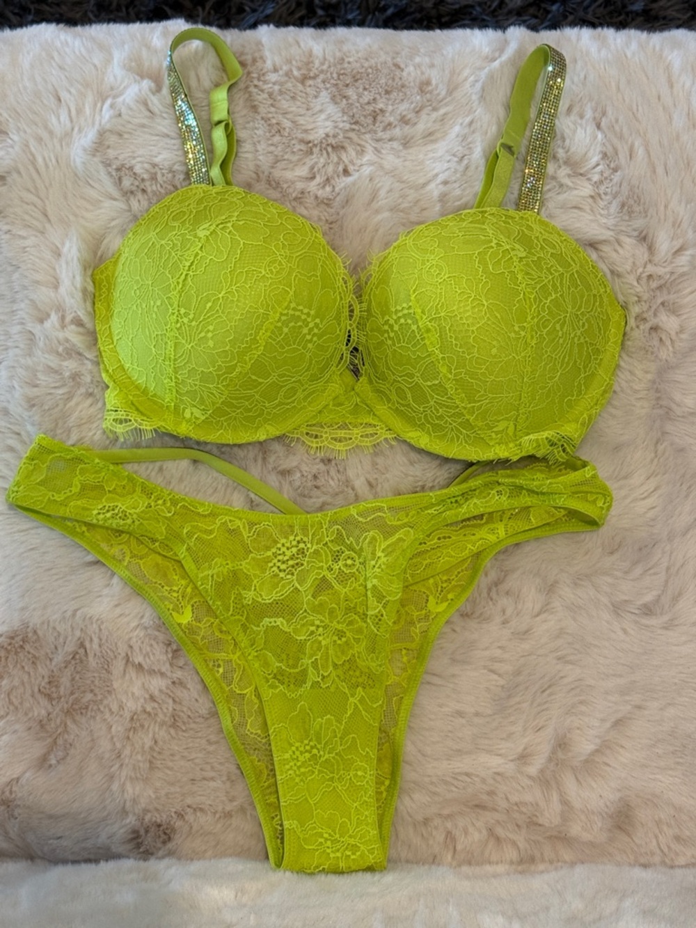 Victoria's Secret Neon Lime Lace Push-Up Bra & Brazilian Cut Panty Set